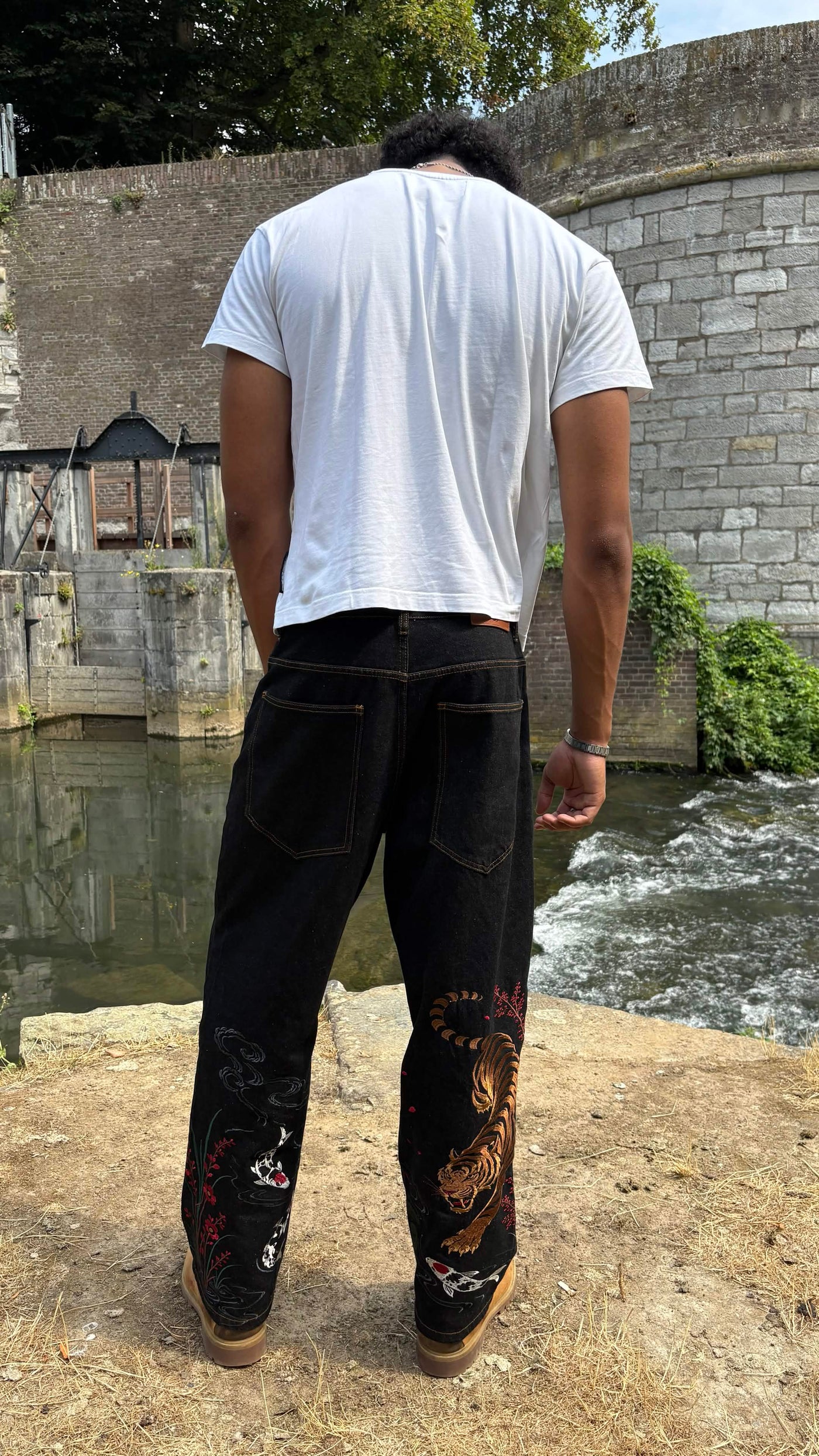 Model picture 4